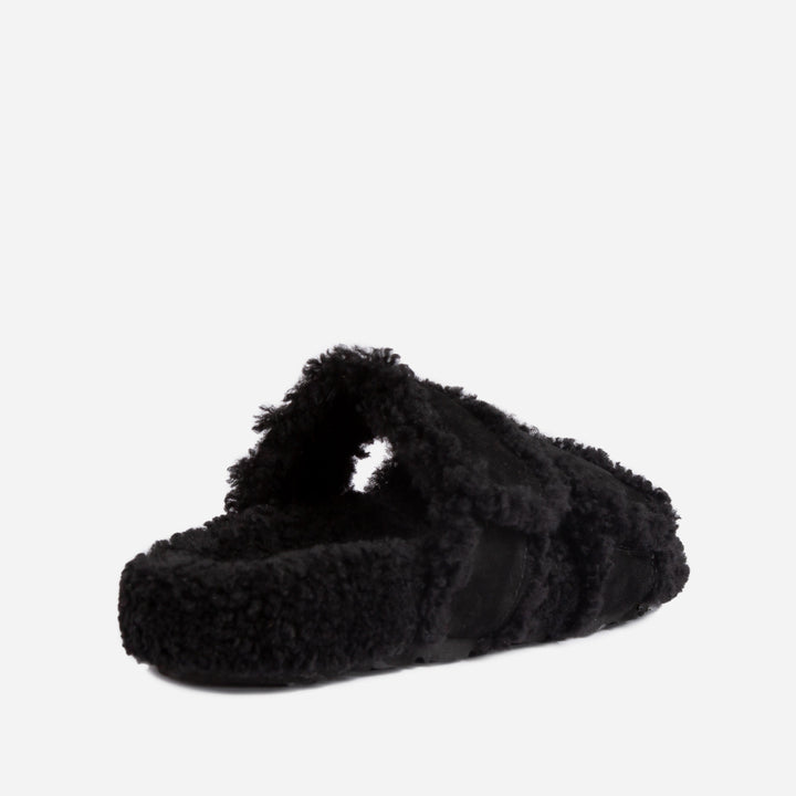 OZWEAR UGG Arizona Shearling Slides