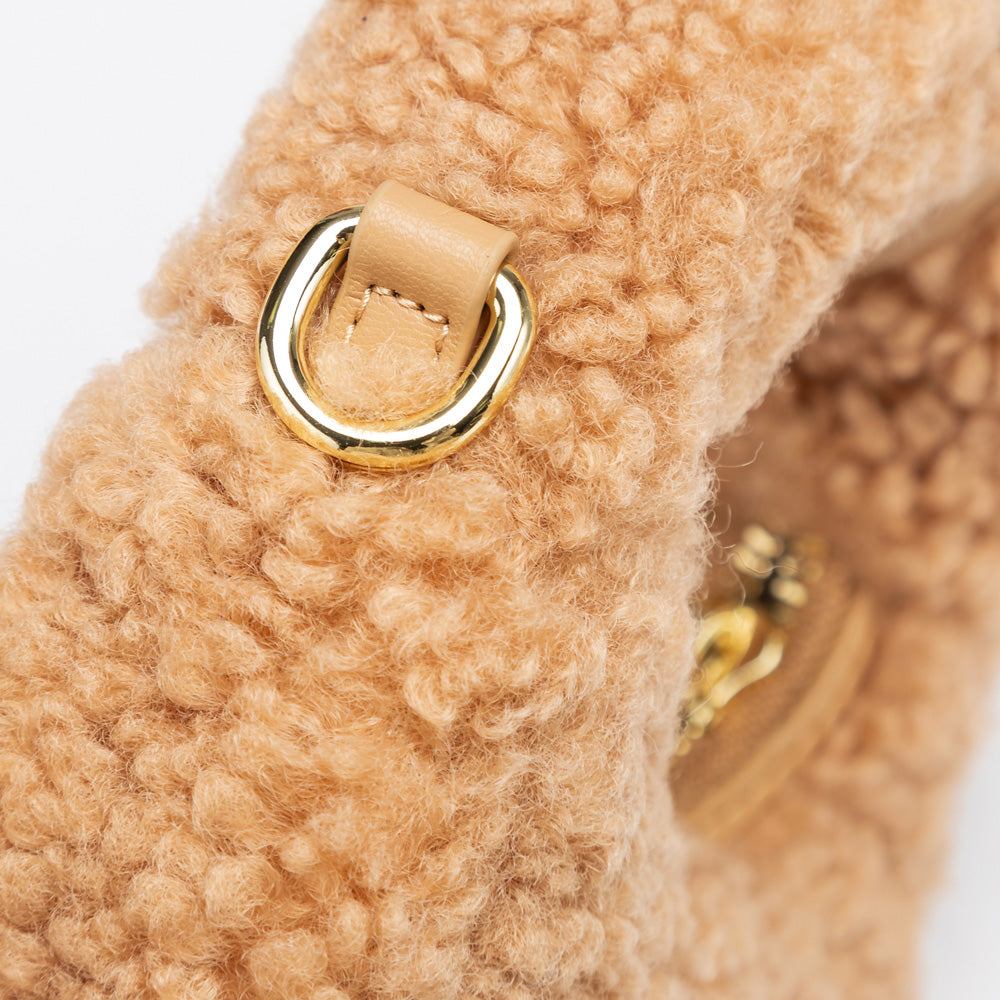 OZWEAR UGG Momo Pendant