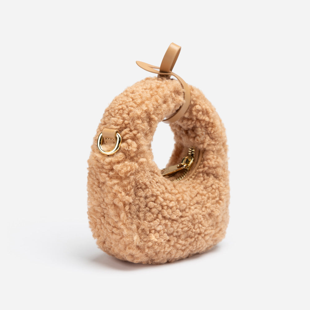 OZWEAR UGG Momo Pendant