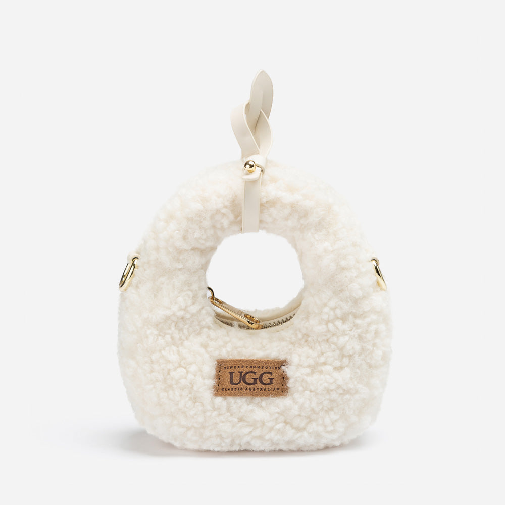 OZWEAR UGG Momo Pendant