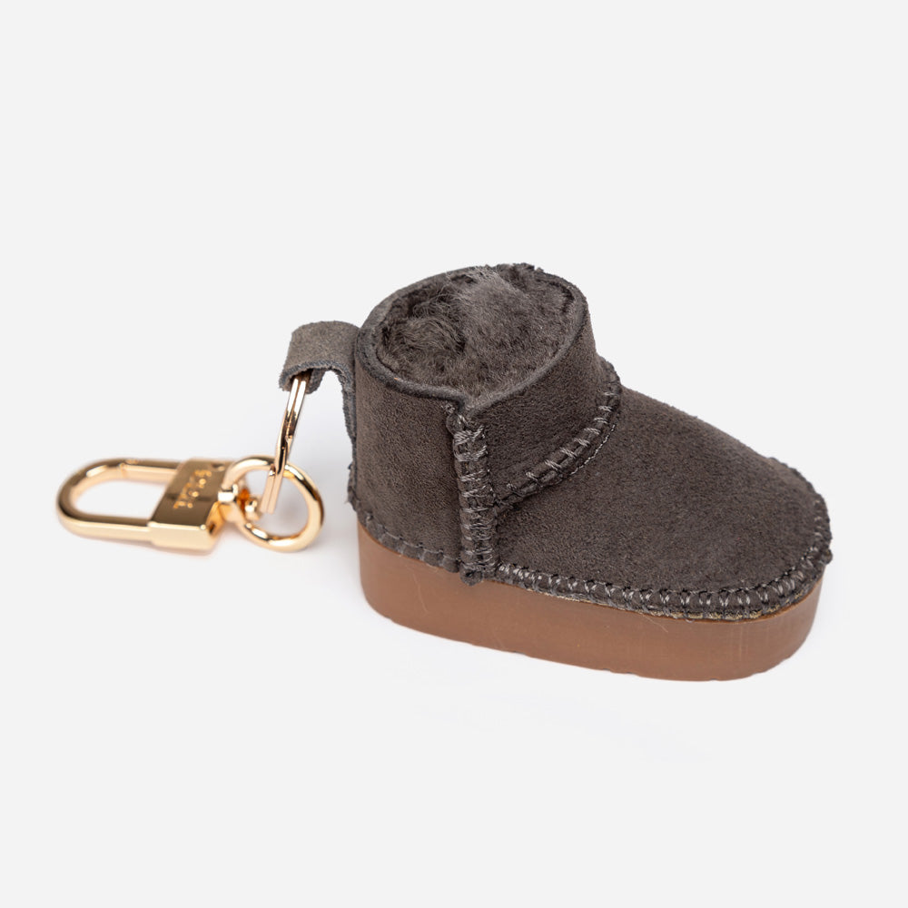 OZWEAR UGG Classic Platform Ultra Mini Boots Pendant