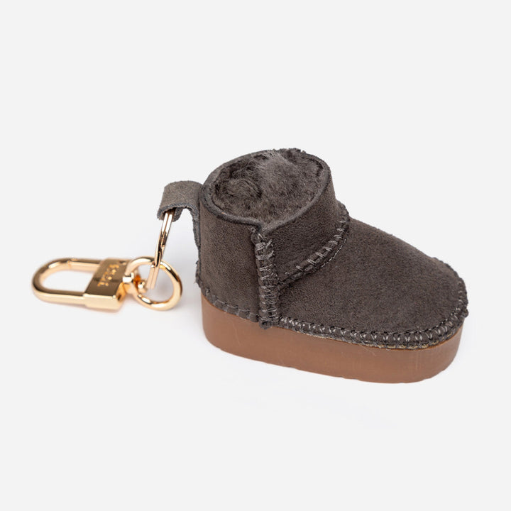 OZWEAR UGG Classic Platform Ultra Mini Boots Pendant