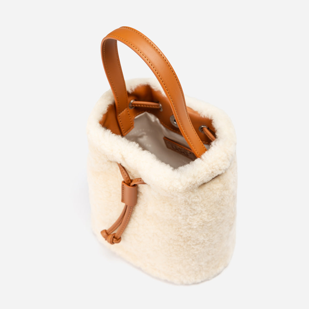 OZWEAR UGG Fluffy Bucket Bag