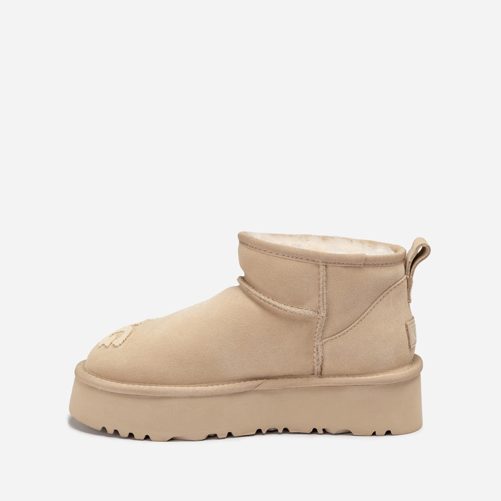 OZWEAR UGG Classic Dana Emb Logo Platform Ultra Boot