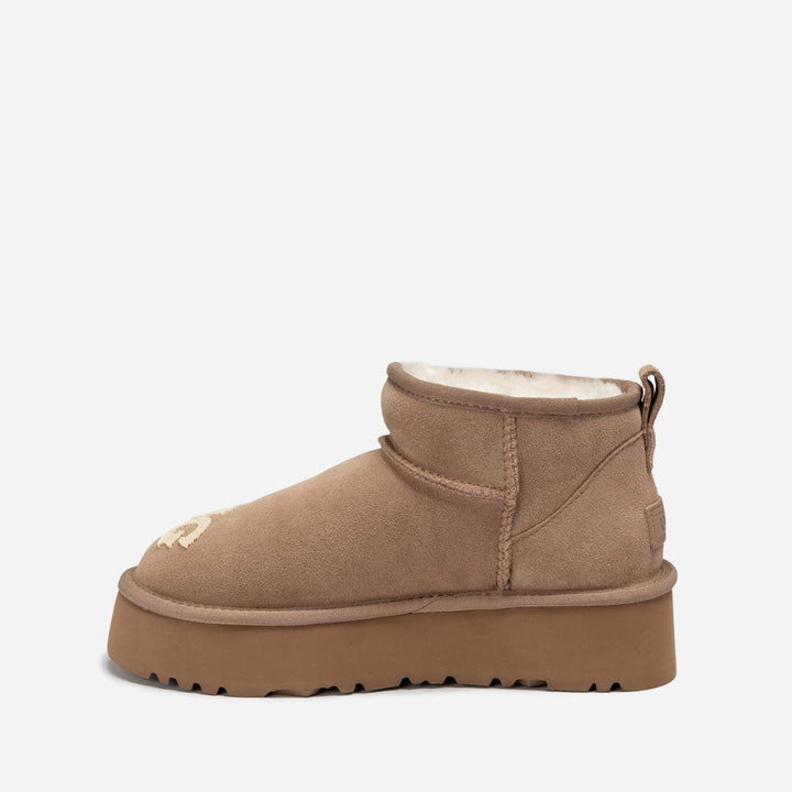 OZWEAR UGG Classic Dana Emb Logo Platform Ultra Boot