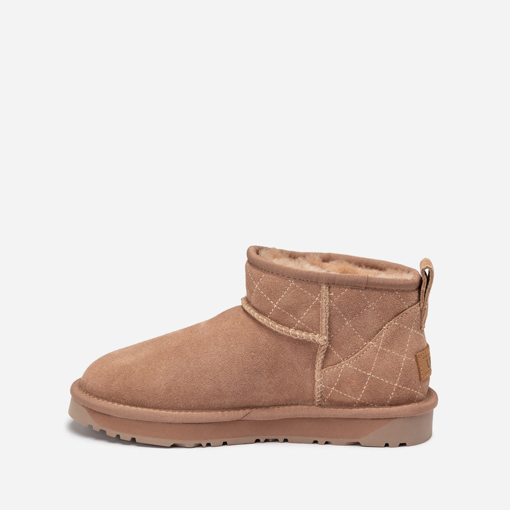 OZWEAR UGG Classic Matelasse Ultra Mini Boot