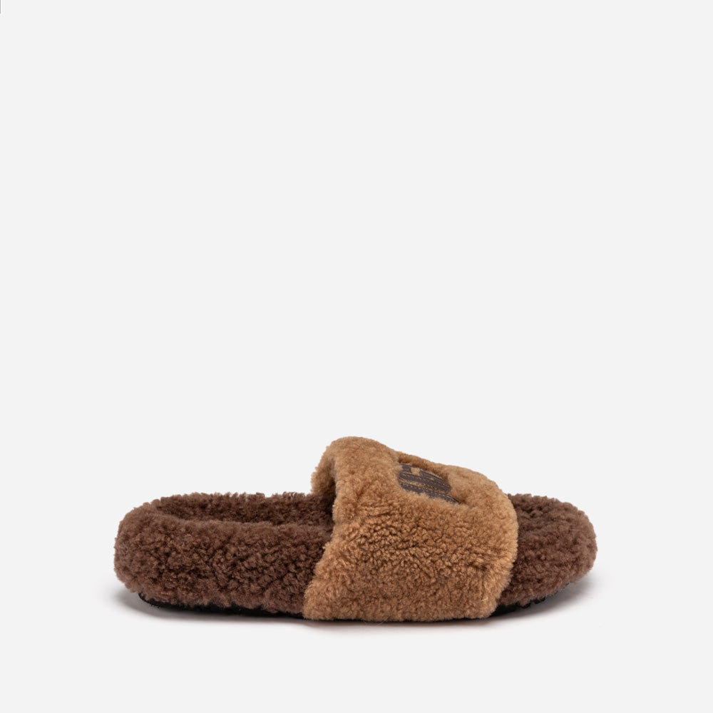 OZWEAR UGG Acacia Shearling Logo Slipper