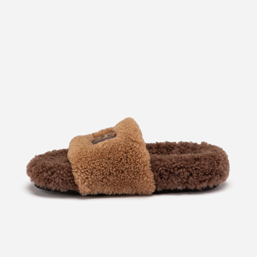 OZWEAR UGG Acacia Shearling Logo Slipper