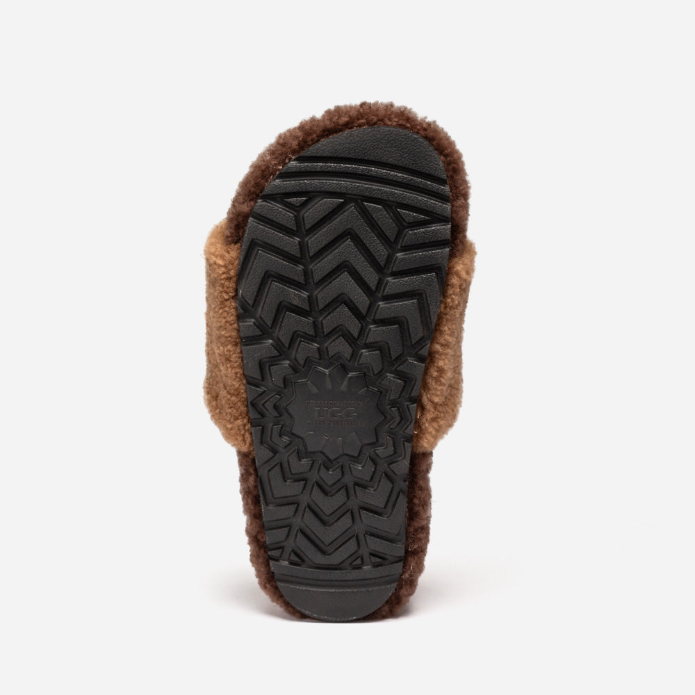 OZWEAR UGG Acacia Shearling Logo Slipper