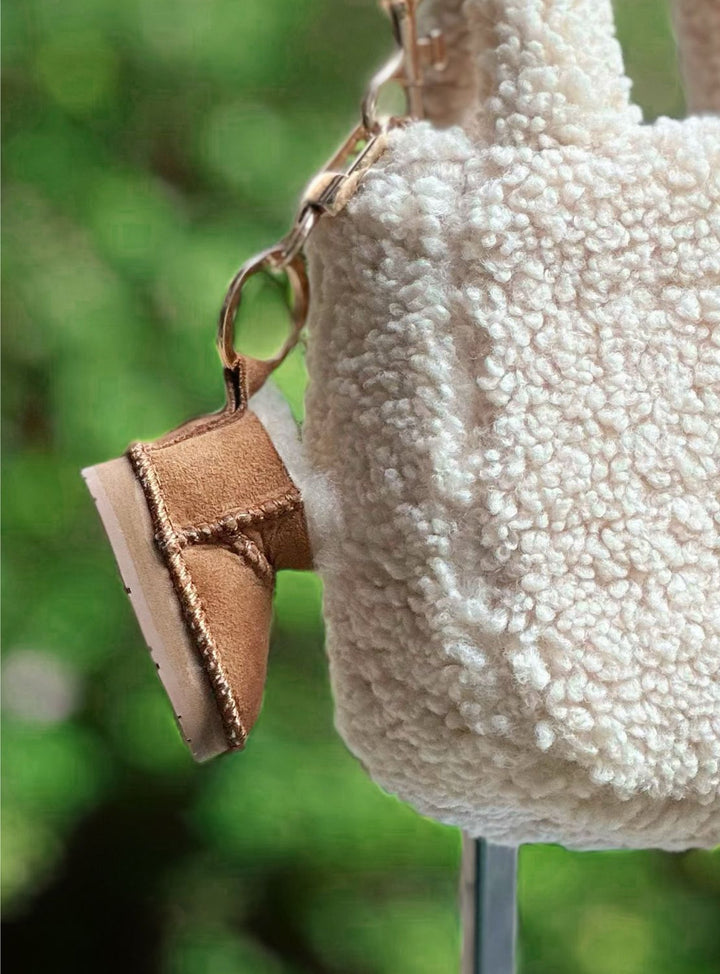 OZWEAR UGG Classic Platform Ultra Mini Boots Pendant